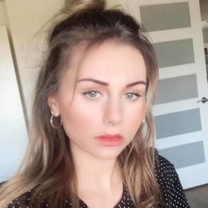 Meet your Posher, Camille